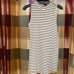 sleeveless forever 21 dress. NEVER WORN